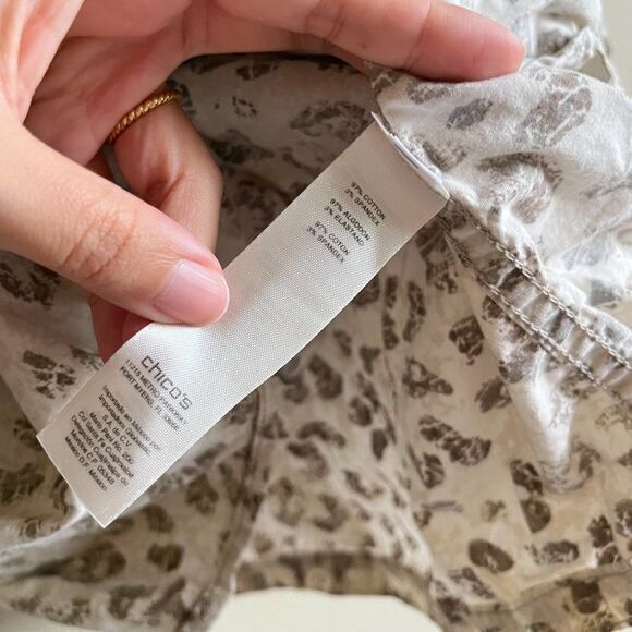 CHICO'S Olive Green Cream Animal‎ Print Lightweight Jacket Zip-Up Size 0 (S-6) - Picture 4 of 6